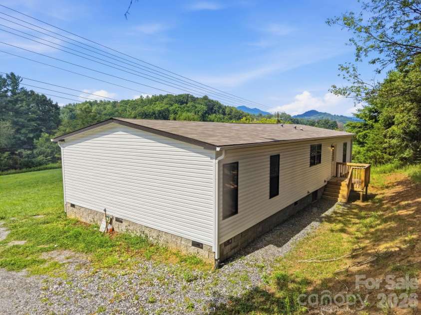 526 Cane River School Road, Burnsville, NC 28714.  MLS# CAR4405690, YatesRealty ID 42398. 