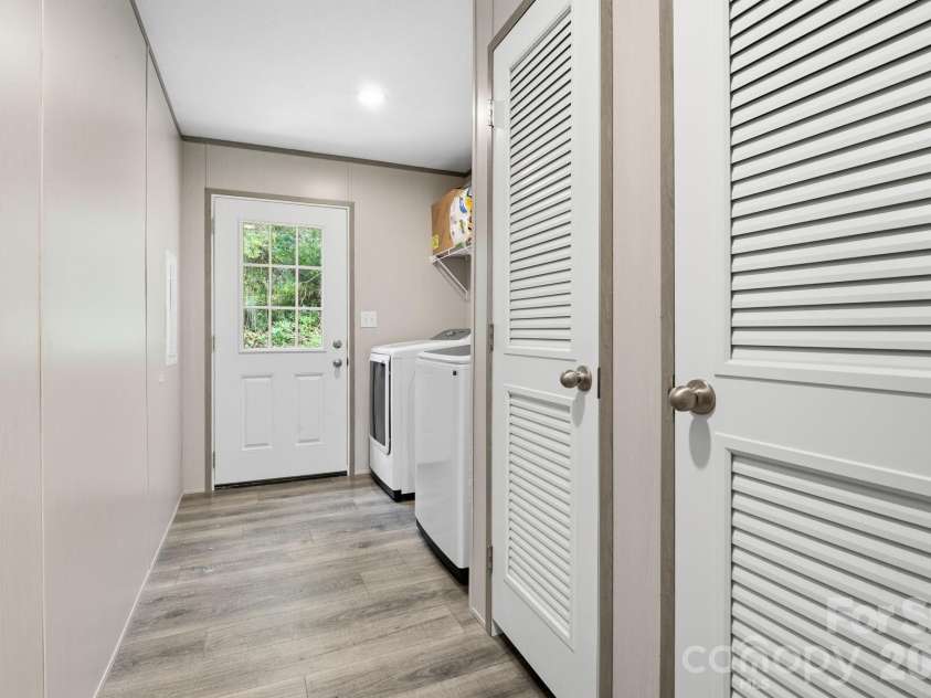 526 Cane River School Road, Burnsville, NC 28714.  MLS# CAR4405690, YatesRealty ID 42398. Laundry
