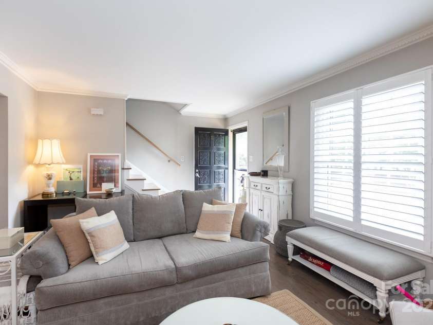 2229 Rexford Road, Charlotte, NC 28211.  MLS# CAR4291709, YatesRealty ID 4240. 