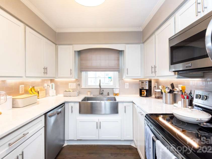 2229 Rexford Road, Charlotte, NC 28211.  MLS# CAR4291709, YatesRealty ID 4240. 