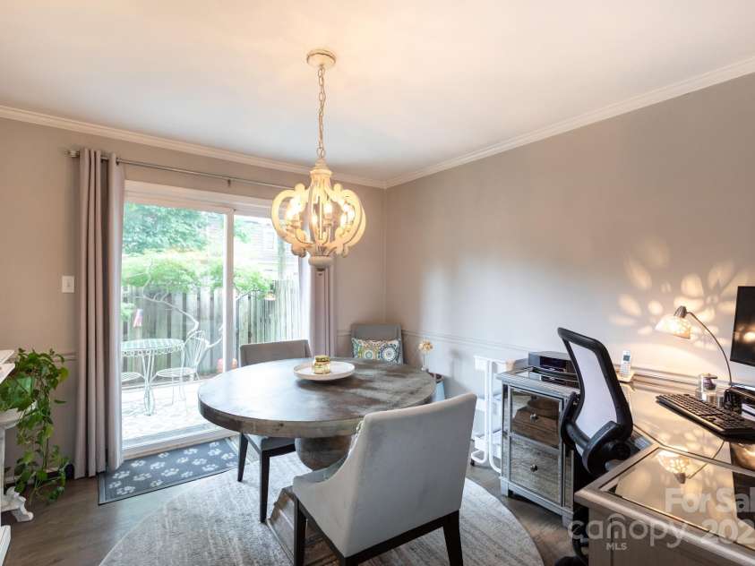 2229 Rexford Road, Charlotte, NC 28211.  MLS# CAR4291709, YatesRealty ID 4240. 