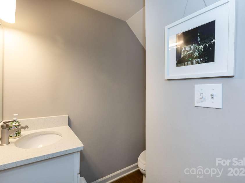 2229 Rexford Road, Charlotte, NC 28211.  MLS# CAR4291709, YatesRealty ID 4240. 