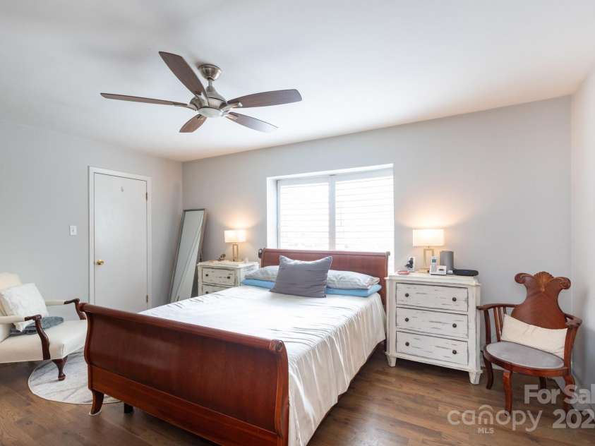 2229 Rexford Road, Charlotte, NC 28211.  MLS# CAR4291709, YatesRealty ID 4240. 