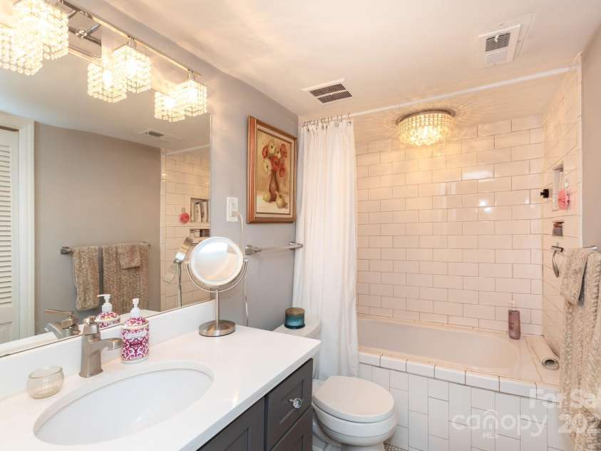 2229 Rexford Road, Charlotte, NC 28211.  MLS# CAR4291709, YatesRealty ID 4240. 