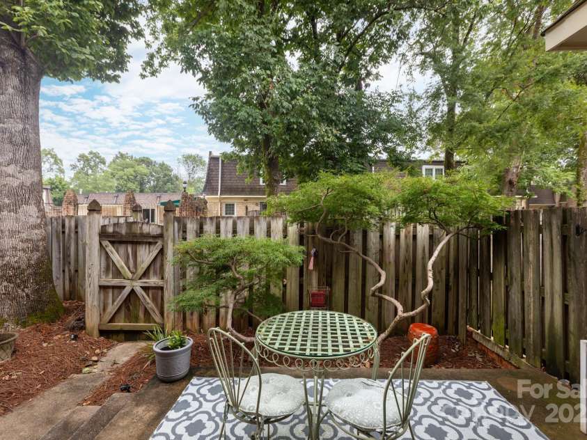 2229 Rexford Road, Charlotte, NC 28211.  MLS# CAR4291709, YatesRealty ID 4240. 