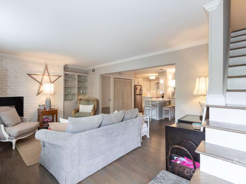 2229 Rexford Road, Charlotte, NC 28211.  MLS# CAR4291709, YatesRealty ID 4240. 