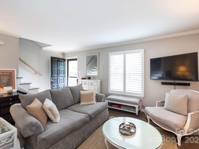 2229 Rexford Road, Charlotte, NC 28211.  MLS# CAR4291709, YatesRealty ID 4240. 