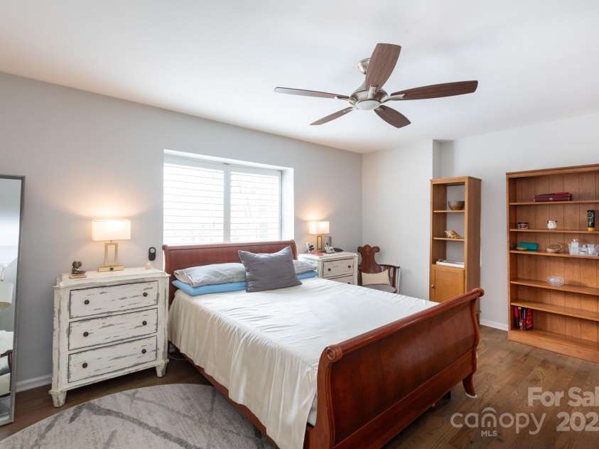 2229 Rexford Road, Charlotte, NC 28211.  MLS# CAR4291709, YatesRealty ID 4240.  Primary Bedroom
