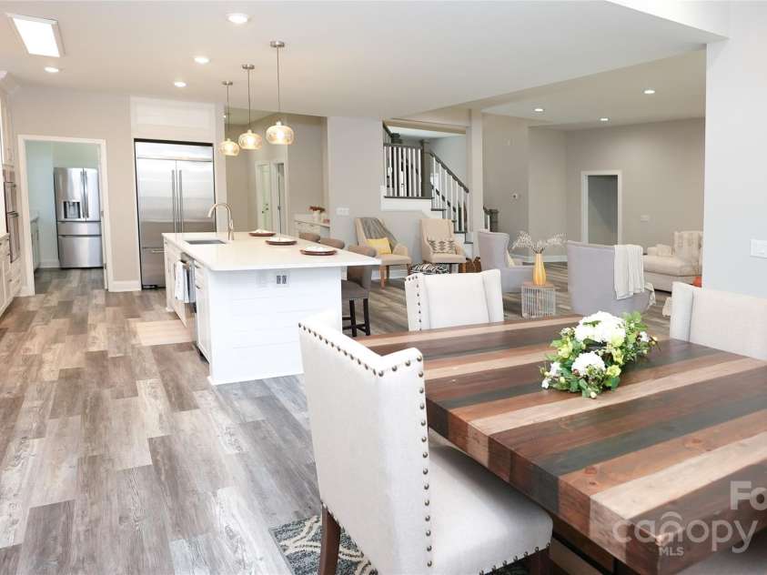 2302 RAYECLIFF Lane, Charlotte, NC 28214.  MLS# CAR4295349, YatesRealty ID 4240. 