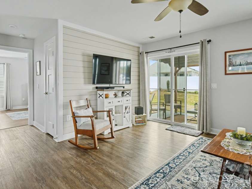 2231 Hemming Way, Boiling Springs, SC 29316.  MLS# CAR4409176, YatesRealty ID 42400. 