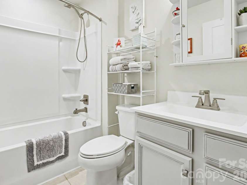 2231 Hemming Way, Boiling Springs, SC 29316.  MLS# CAR4409176, YatesRealty ID 42400. 