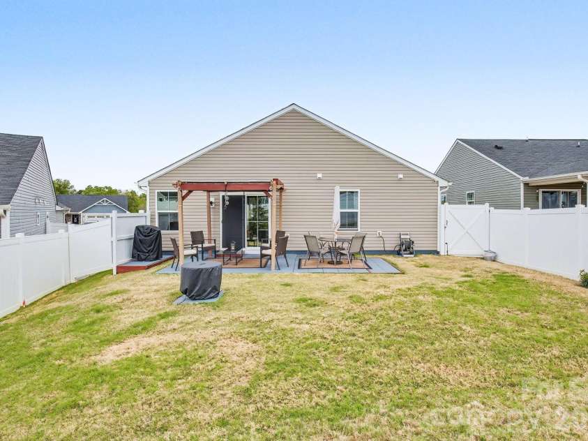 2231 Hemming Way, Boiling Springs, SC 29316.  MLS# CAR4409176, YatesRealty ID 42400. 