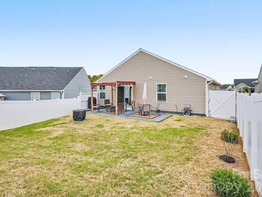2231 Hemming Way, Boiling Springs, SC 29316.  MLS# CAR4409176, YatesRealty ID 42400. 