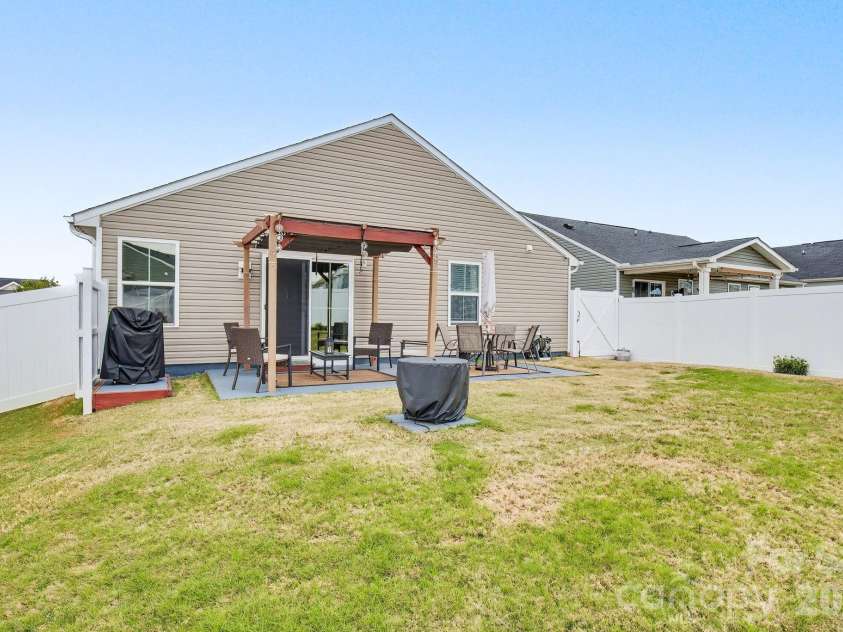 2231 Hemming Way, Boiling Springs, SC 29316.  MLS# CAR4409176, YatesRealty ID 42400. 