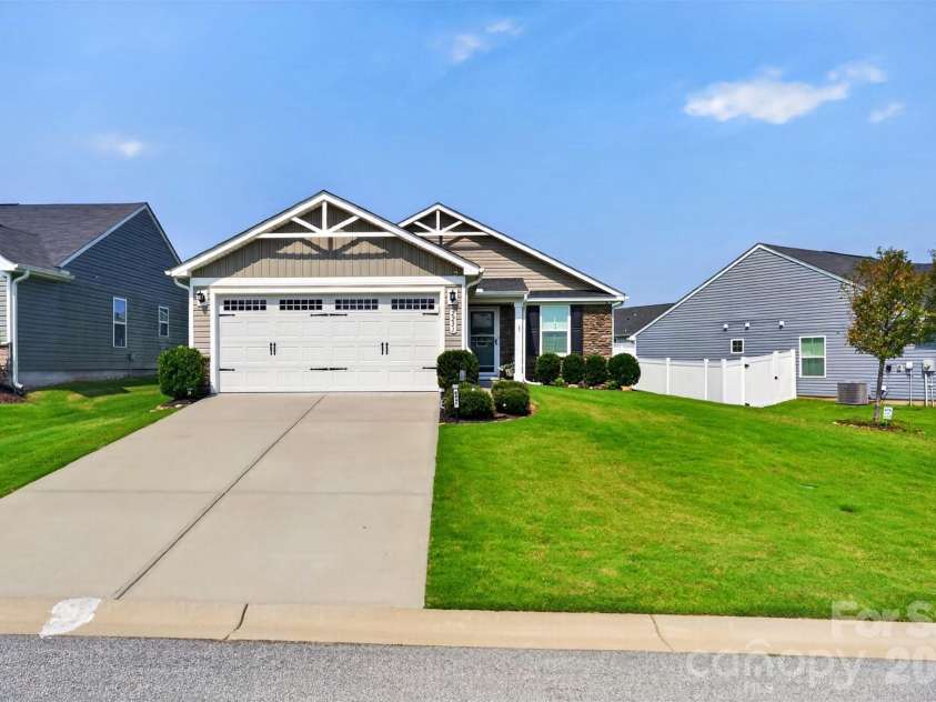 2231 Hemming Way, Boiling Springs, SC 29316.  MLS# CAR4409176, YatesRealty ID 42400. 