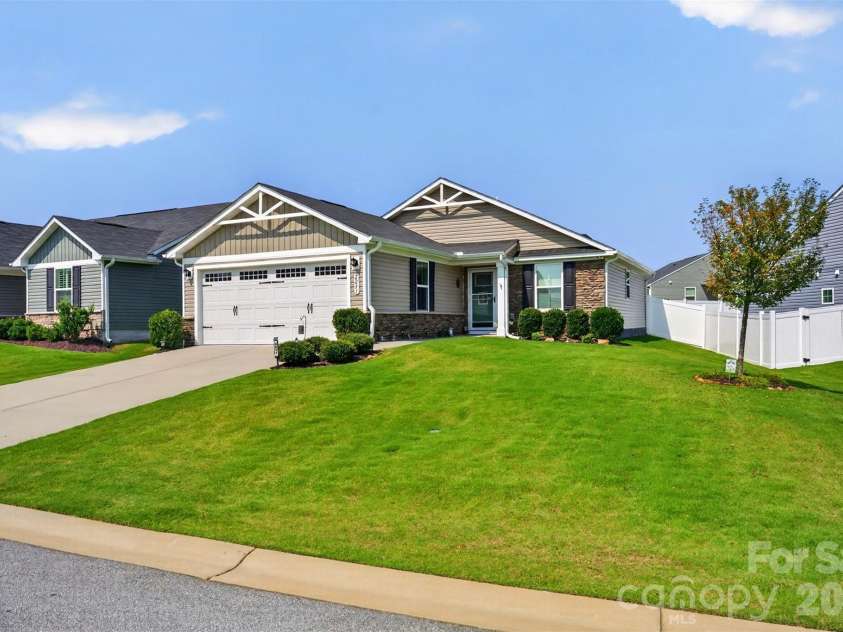 2231 Hemming Way, Boiling Springs, SC 29316.  MLS# CAR4409176, YatesRealty ID 42400. 