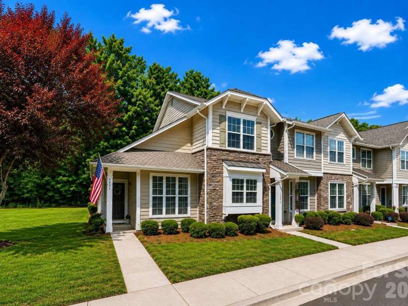 821 Lacebark Drive, Rock Hill, SC 29732.  MLS# CAR4408246, YatesRealty ID 42401. 