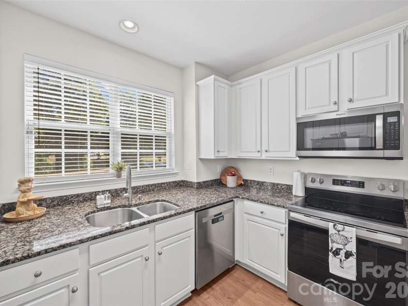 821 Lacebark Drive, Rock Hill, SC 29732.  MLS# CAR4408246, YatesRealty ID 42401. 