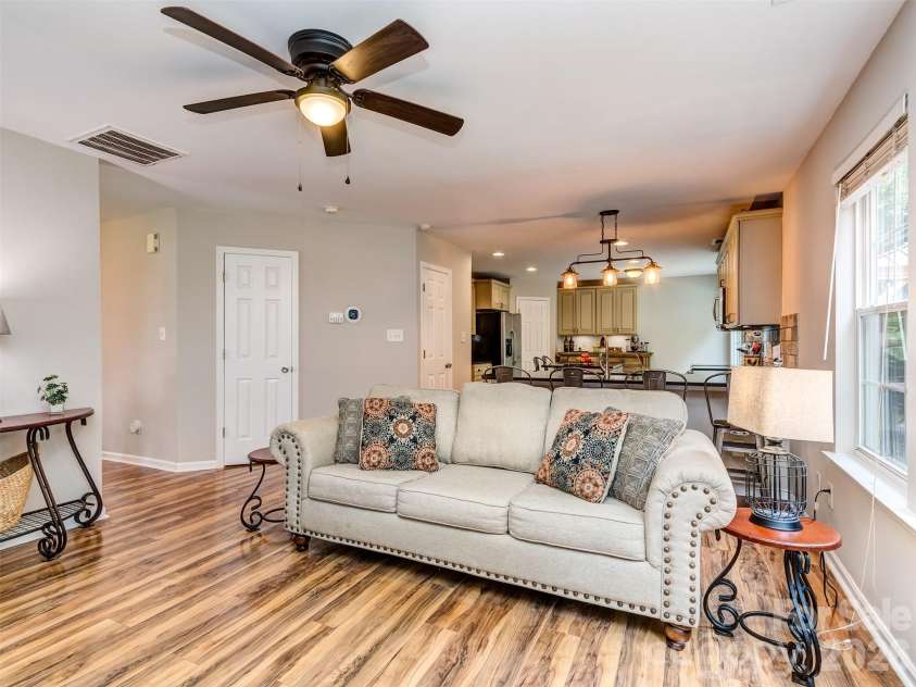 10326 Haddington Drive, Charlotte, NC 28269.  MLS# CAR4411635, YatesRealty ID 42402. Open Floor Plan