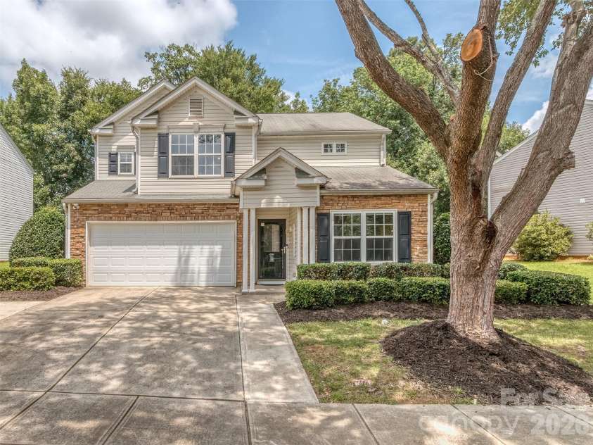10326 Haddington Drive, Charlotte, NC 28269.  MLS# CAR4411635, YatesRealty ID 42402. Welcome Home