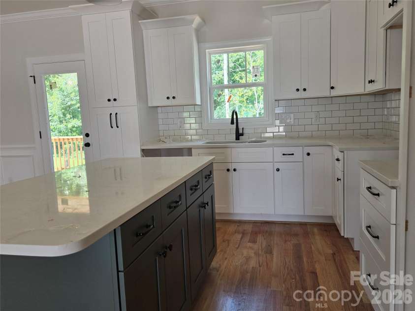 186 O Farrell Street, Winston Salem, NC 27107.  MLS# CAR4409327, YatesRealty ID 42403. 