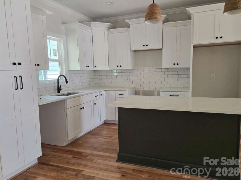 186 O Farrell Street, Winston Salem, NC 27107.  MLS# CAR4409327, YatesRealty ID 42403. 