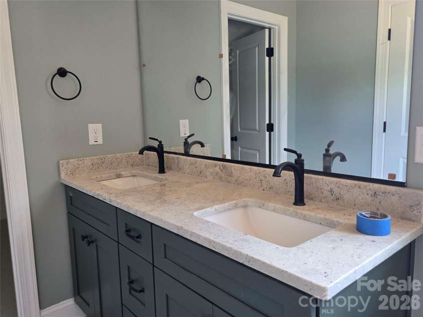 186 O Farrell Street, Winston Salem, NC 27107.  MLS# CAR4409327, YatesRealty ID 42403. 