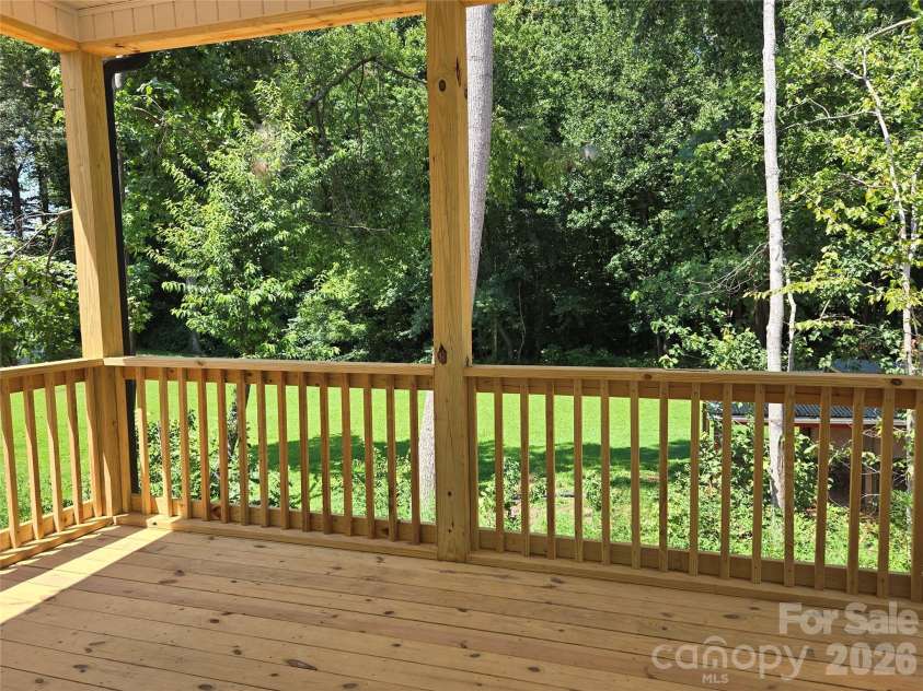 186 O Farrell Street, Winston Salem, NC 27107.  MLS# CAR4409327, YatesRealty ID 42403. 