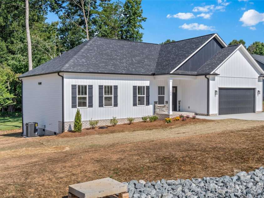 186 O Farrell Street, Winston Salem, NC 27107.  MLS# CAR4409327, YatesRealty ID 42403. 
