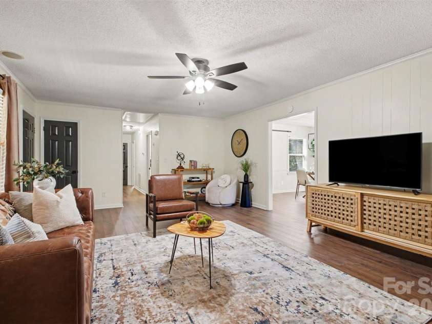 8319 Vagabond Road, Charlotte, NC 28227.  MLS# CAR4410413, YatesRealty ID 42404. 