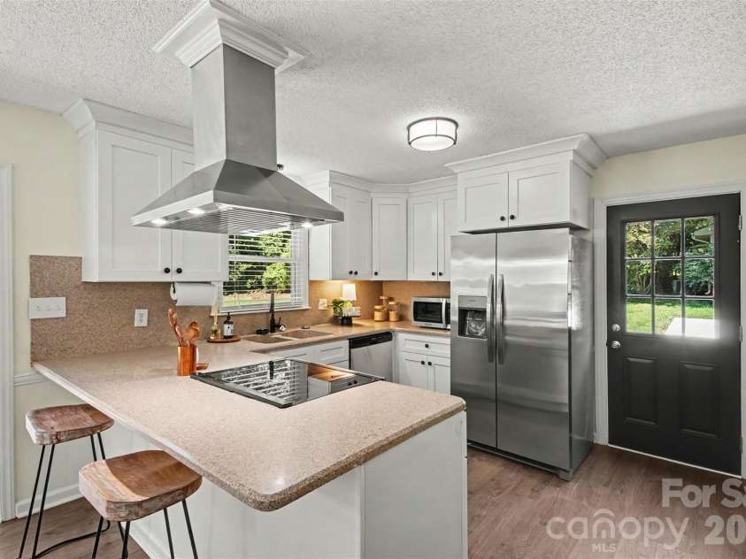 8319 Vagabond Road, Charlotte, NC 28227.  MLS# CAR4410413, YatesRealty ID 42404. 