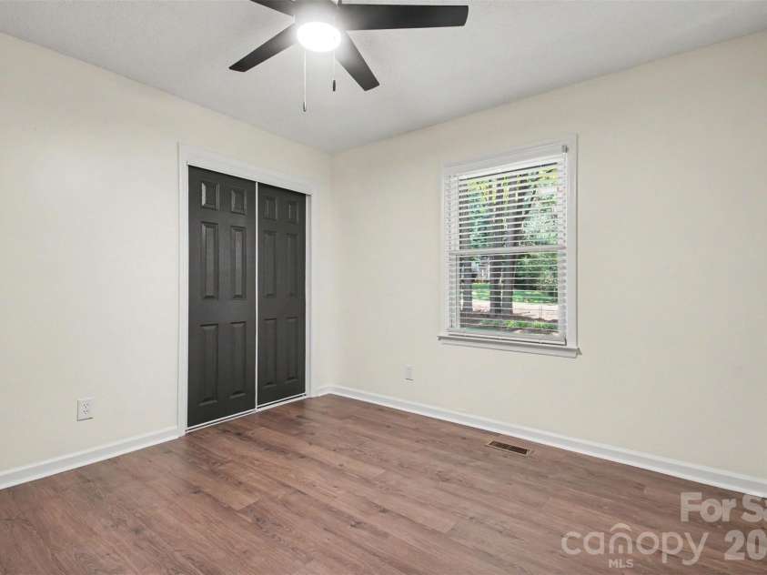 8319 Vagabond Road, Charlotte, NC 28227.  MLS# CAR4410413, YatesRealty ID 42404. 