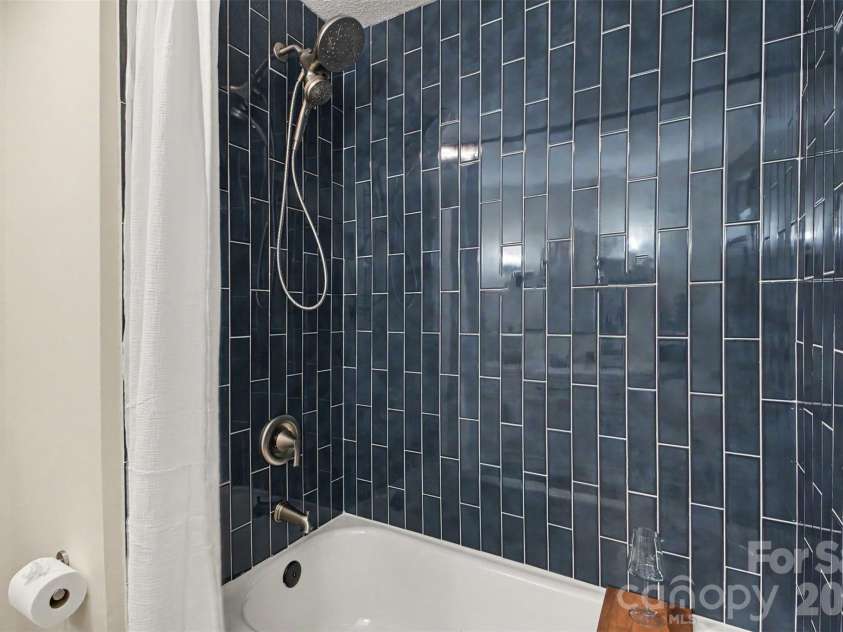 8319 Vagabond Road, Charlotte, NC 28227.  MLS# CAR4410413, YatesRealty ID 42404. 