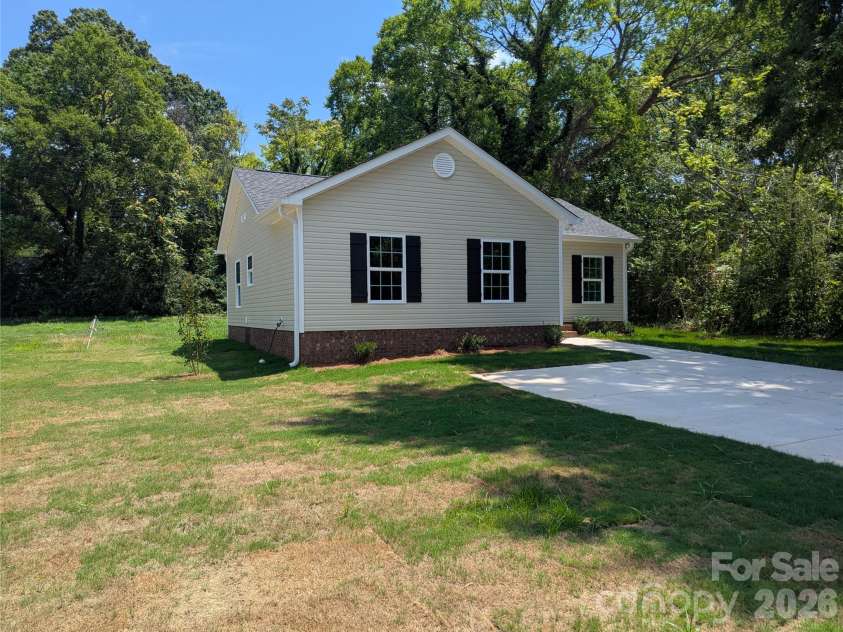 1122 Hoyle Street, Rock Hill, SC 29732.  MLS# CAR4404549, YatesRealty ID 42406. 
