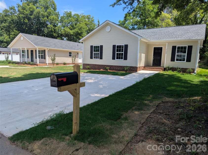1122 Hoyle Street, Rock Hill, SC 29732.  MLS# CAR4404549, YatesRealty ID 42406. 