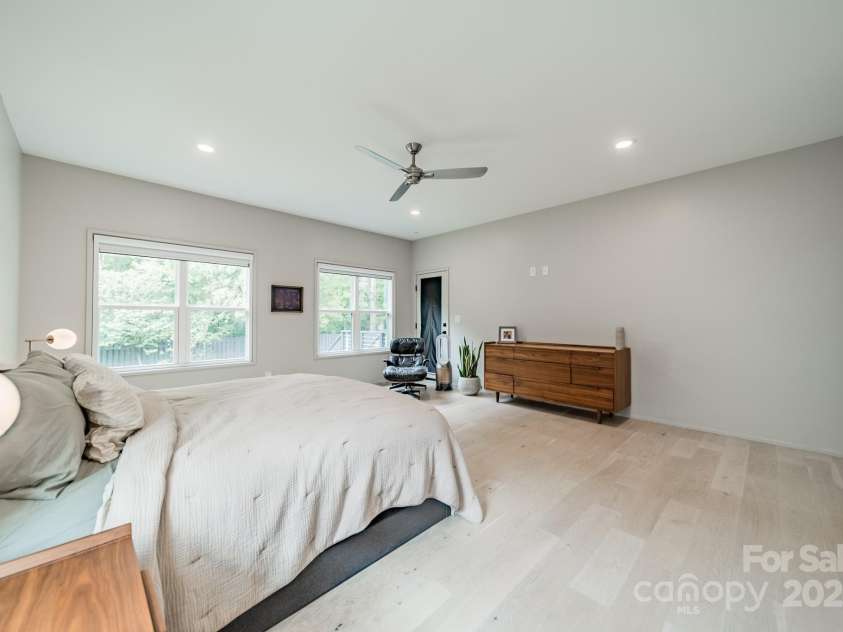 2934 Springs Drive, Charlotte, NC 28226.  MLS# CAR4308805, YatesRealty ID 42408. 