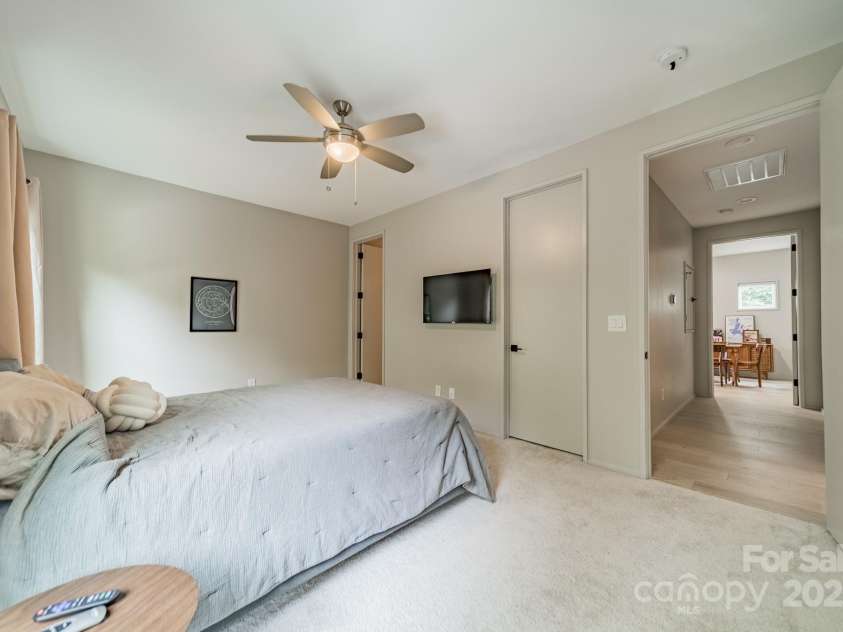 2934 Springs Drive, Charlotte, NC 28226.  MLS# CAR4308805, YatesRealty ID 42408. 