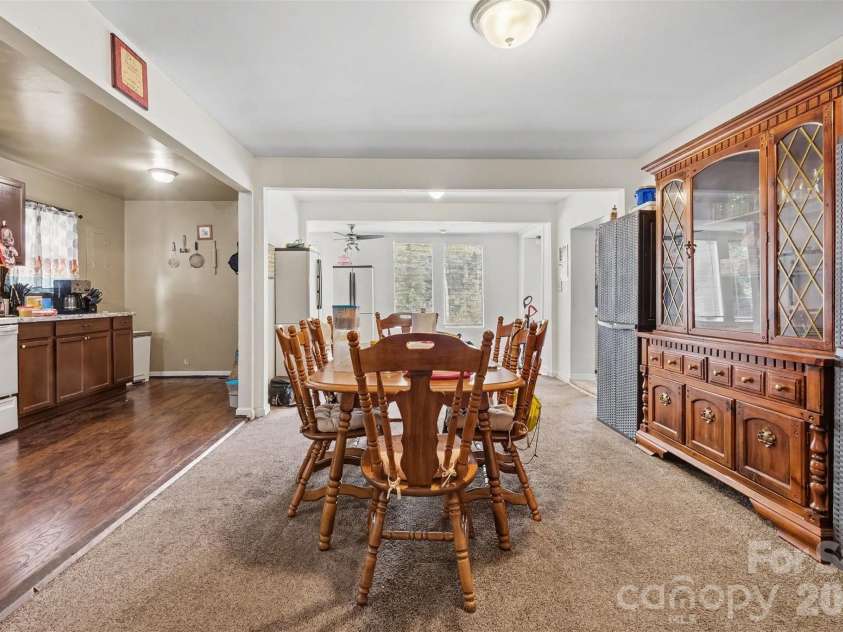 3315 Carver Place, Charlotte, NC 28269.  MLS# CAR4410782, YatesRealty ID 42408. 