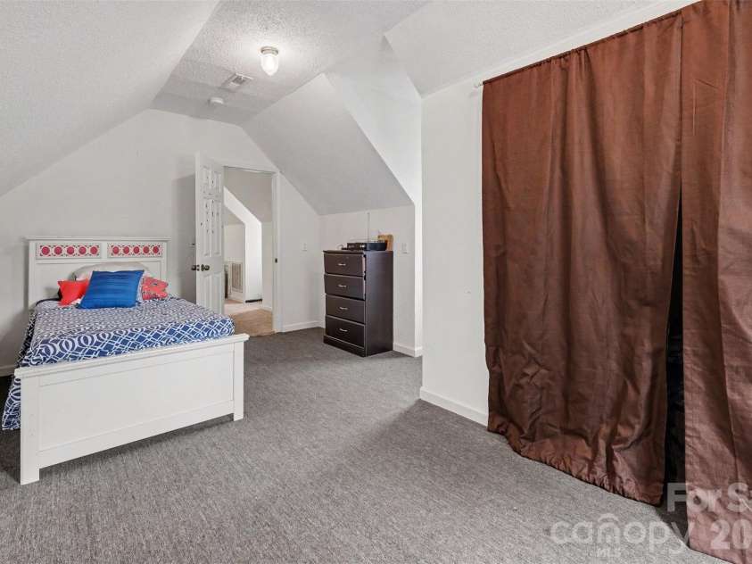 3315 Carver Place, Charlotte, NC 28269.  MLS# CAR4410782, YatesRealty ID 42408. 