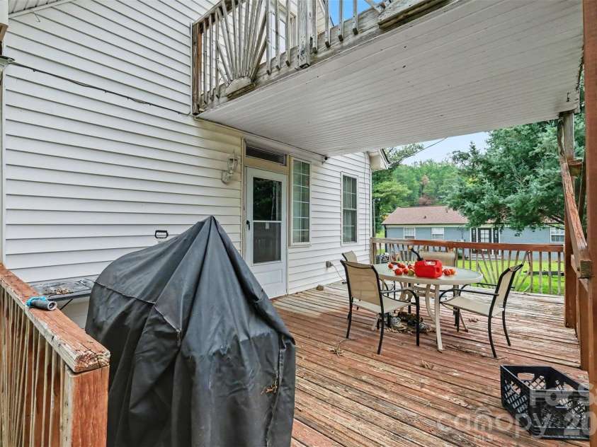 3315 Carver Place, Charlotte, NC 28269.  MLS# CAR4410782, YatesRealty ID 42408. 