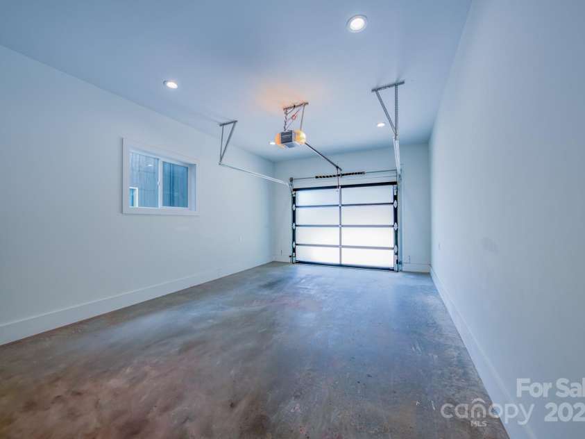 321 Hazel Mill Road, Asheville, NC 28806.  MLS# CAR4329113, YatesRealty ID 4241. 