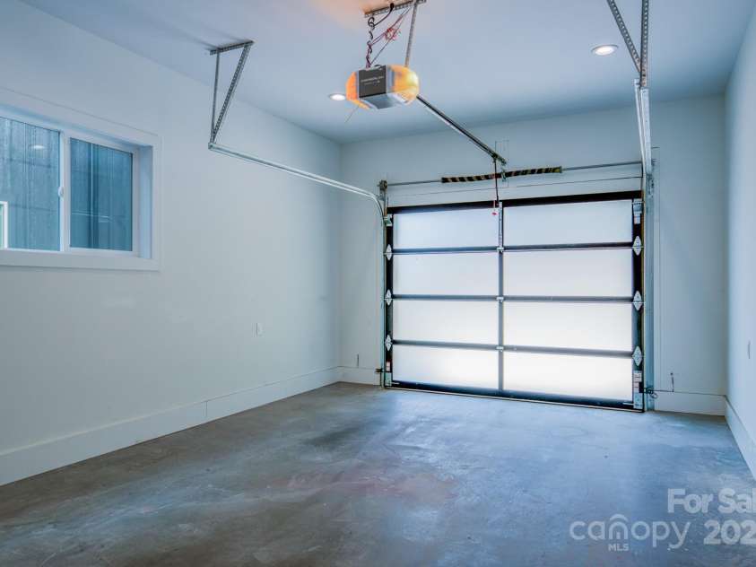 321 Hazel Mill Road, Asheville, NC 28806.  MLS# CAR4329113, YatesRealty ID 4241. 