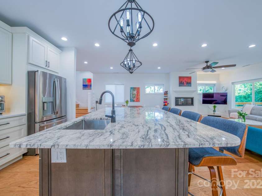 321 Hazel Mill Road, Asheville, NC 28806.  MLS# CAR4329113, YatesRealty ID 4241. 