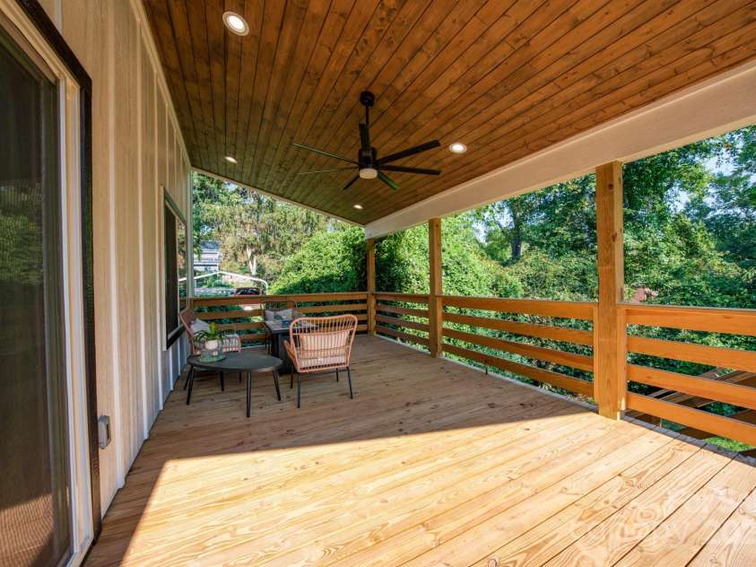 321 Hazel Mill Road, Asheville, NC 28806.  MLS# CAR4329113, YatesRealty ID 4241. 