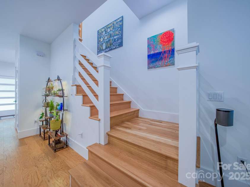 321 Hazel Mill Road, Asheville, NC 28806.  MLS# CAR4329113, YatesRealty ID 4241. 