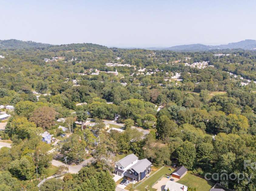 321 Hazel Mill Road, Asheville, NC 28806.  MLS# CAR4329113, YatesRealty ID 4241. 
