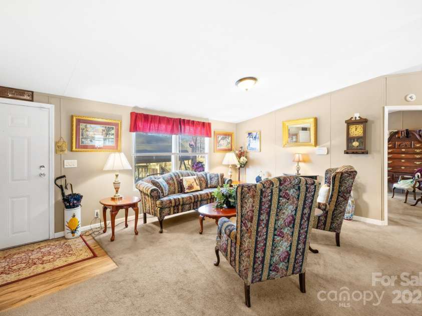 334 Hillcrest Drive, Mooresville, NC 28115.  MLS# CAR4228587, YatesRealty ID 4241. 