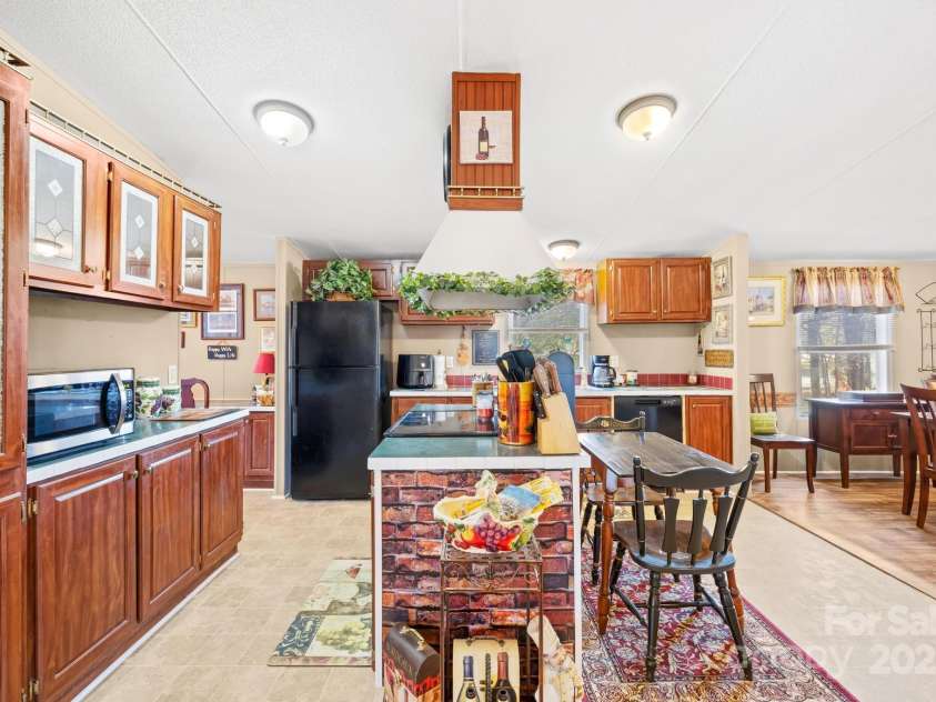 334 Hillcrest Drive, Mooresville, NC 28115.  MLS# CAR4228587, YatesRealty ID 4241. 