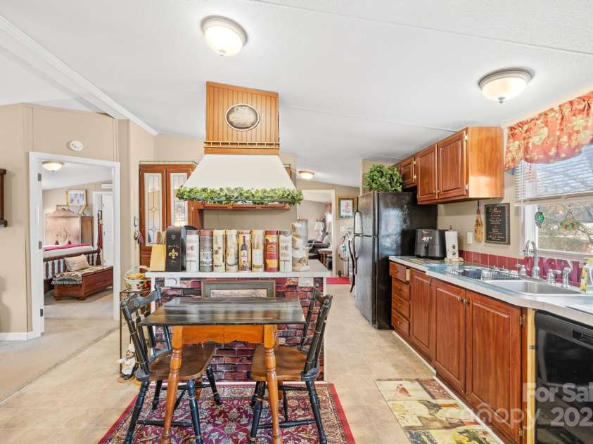 334 Hillcrest Drive, Mooresville, NC 28115.  MLS# CAR4228587, YatesRealty ID 4241. 