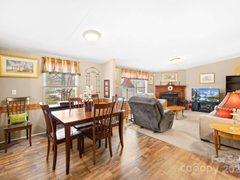 334 Hillcrest Drive, Mooresville, NC 28115.  MLS# CAR4228587, YatesRealty ID 4241. 